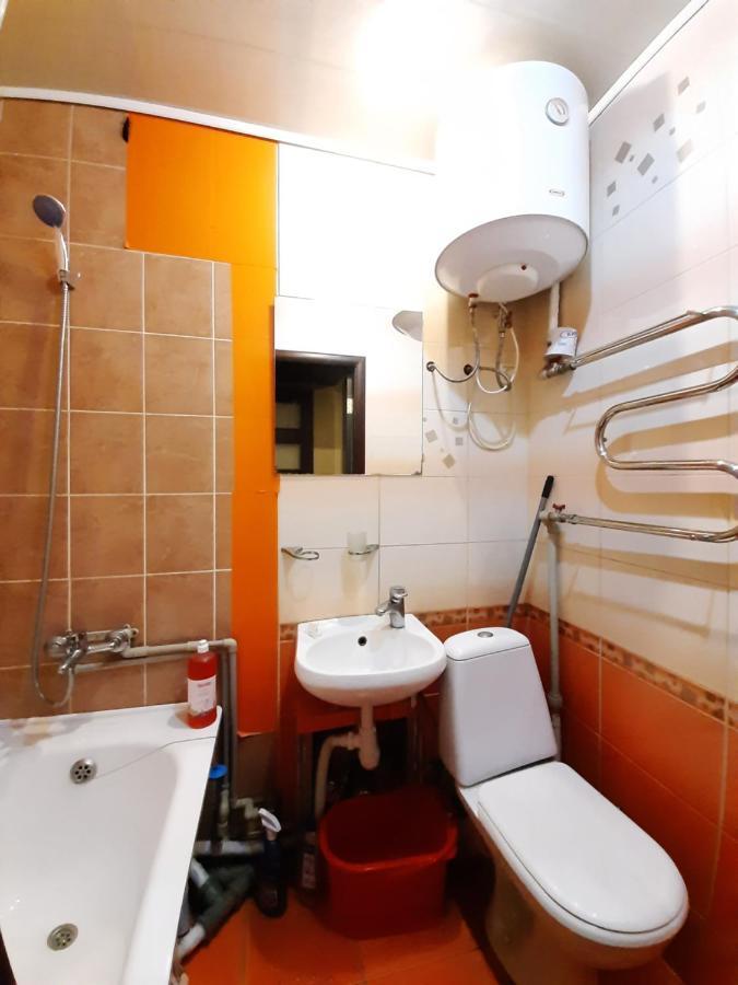 1 Комн Кв Остановка Дворец Спорта Строитель, Рядом С Улицей Химиков Cherkasy Bagian luar foto